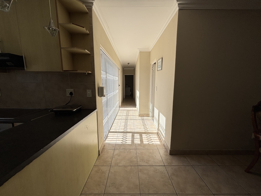 To Let 4 Bedroom Property for Rent in Vredelust Western Cape